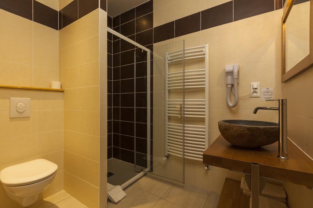 Hotel Des Alpes Le Bourg-dʼOisans エクステリア 写真
